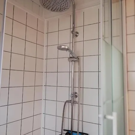 Roodborstje 4 Persoonschalet Шале *